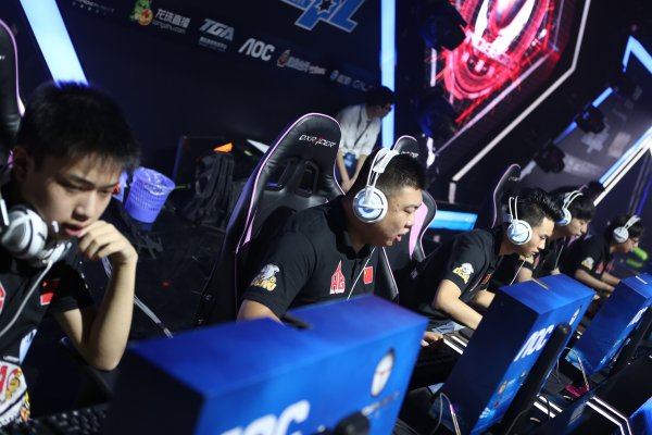 将目光投向 将目光投向